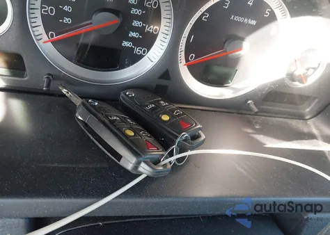 2013 Volvo Xc90 3.2/3.2 Platinum/3.2 Premier Plus z USA, uszkodzony, nr VIN YV4952CZ8D1634328